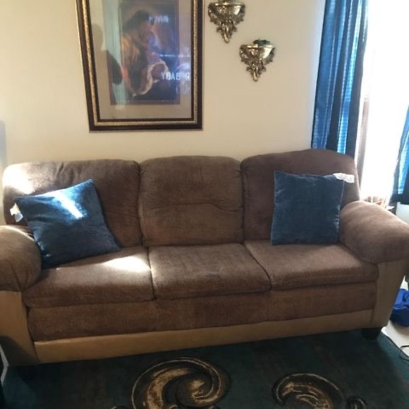 Meet your Posher, Kimberly - Picture 1 of 1